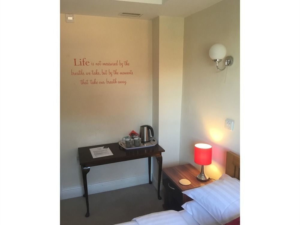 The Coachmakers Arms Bed & Breakfast วอลลิงฟอร์ด ภายนอก รูปภาพ